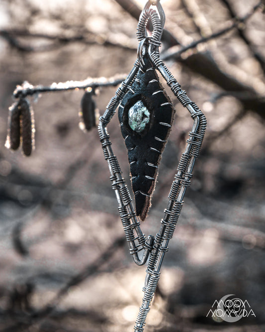 Light and Shadow • Neck Adornment