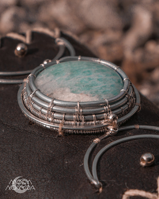 Luna • Cuff