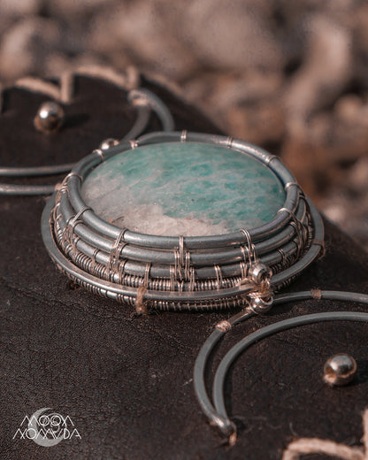 Luna • Cuff