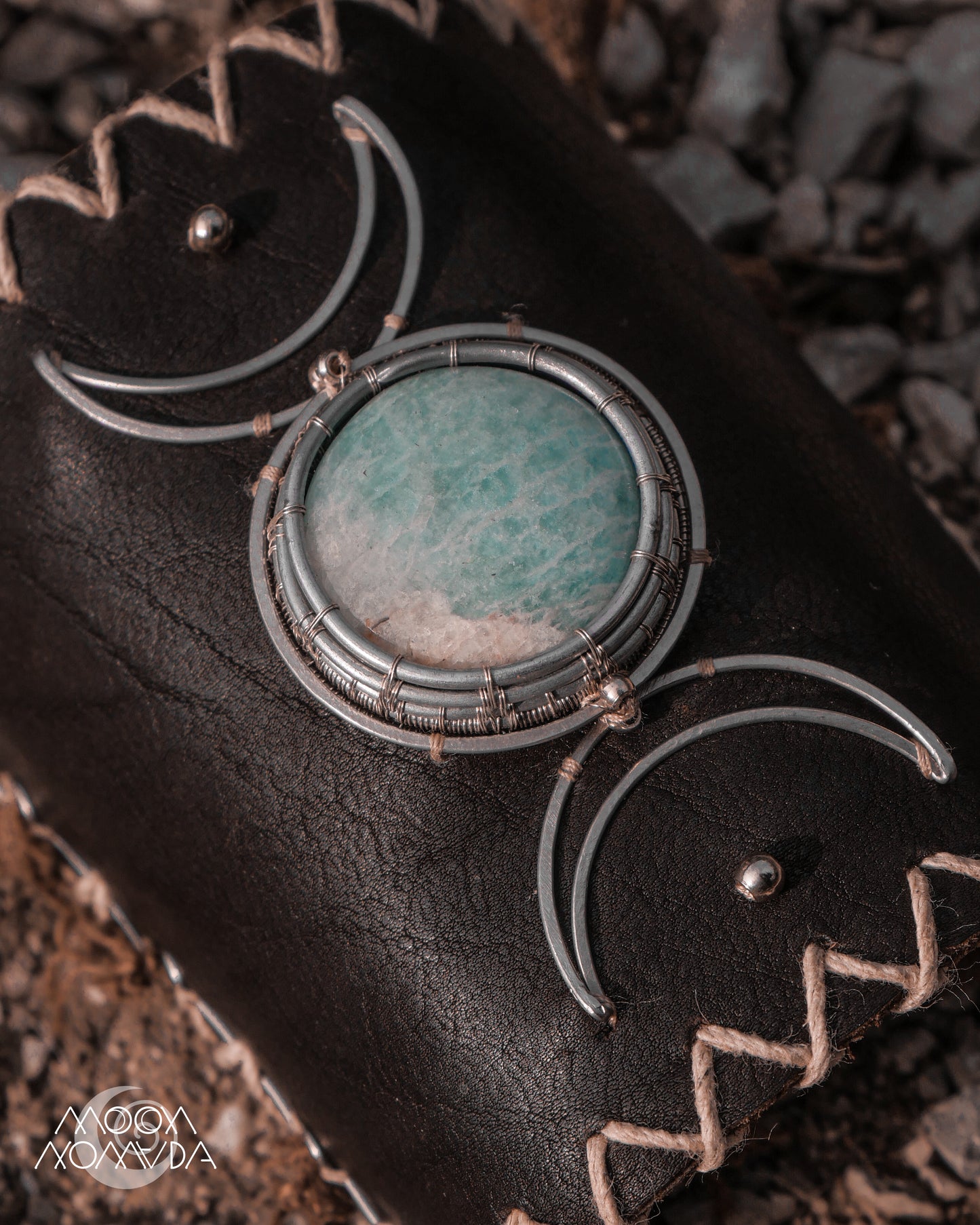 Luna • Cuff