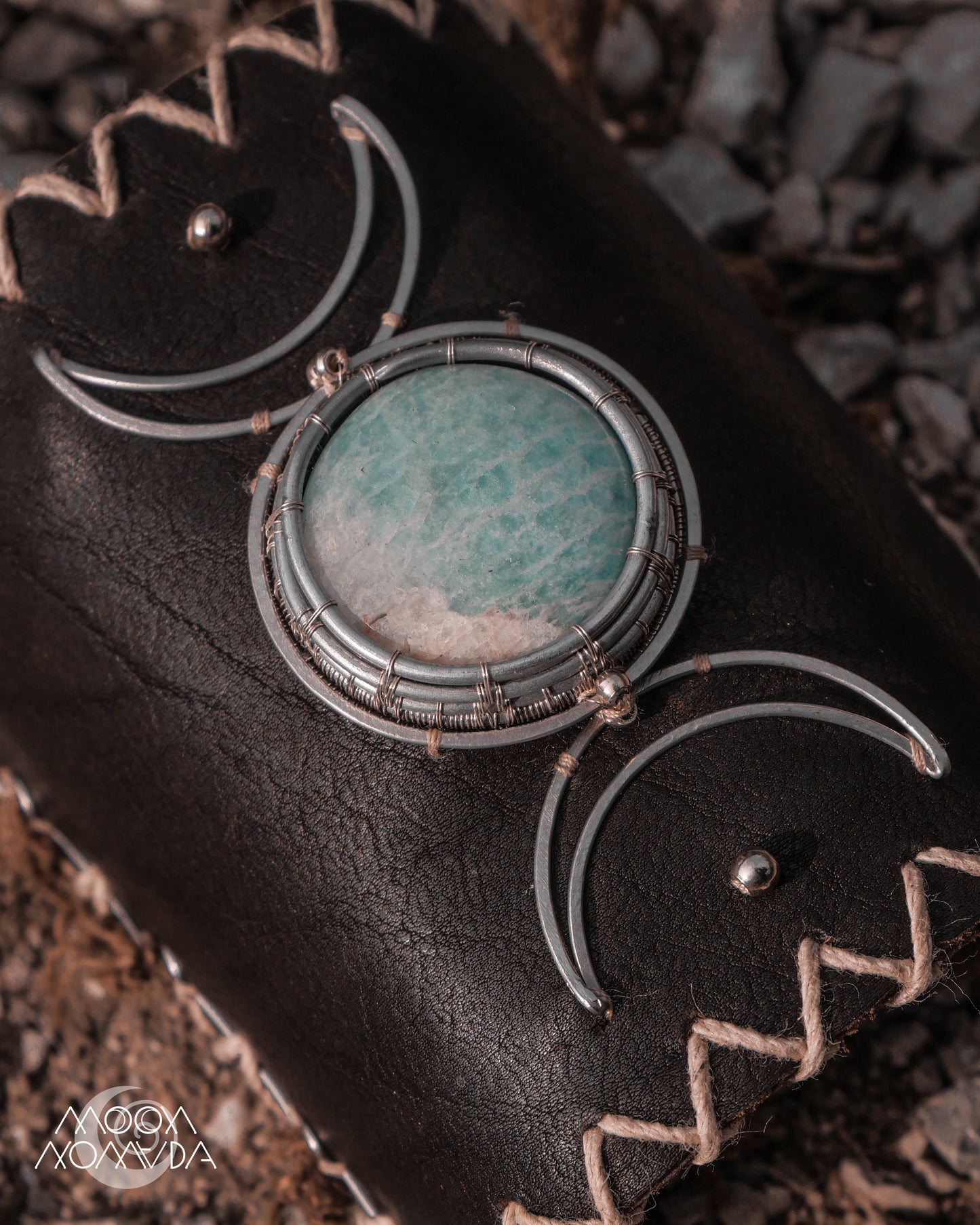 Luna • Cuff