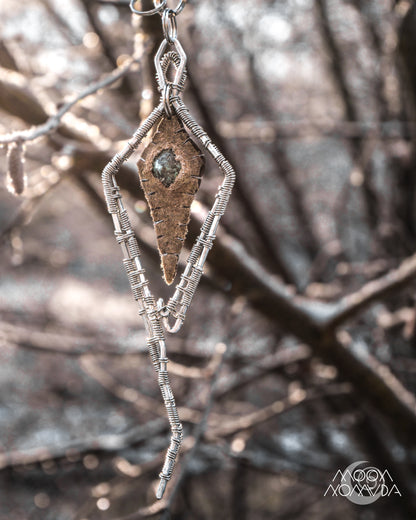 Light and Shadow • Neck Adornment