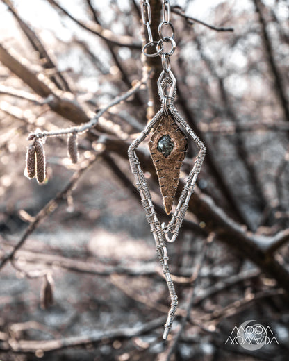 Light and Shadow • Neck Adornment