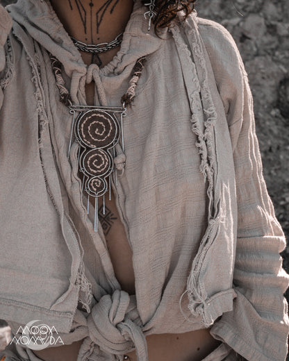 Timelines • Neck Adornment