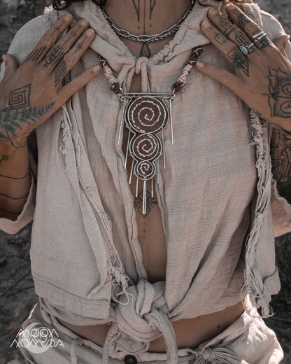 Timelines • Neck Adornment
