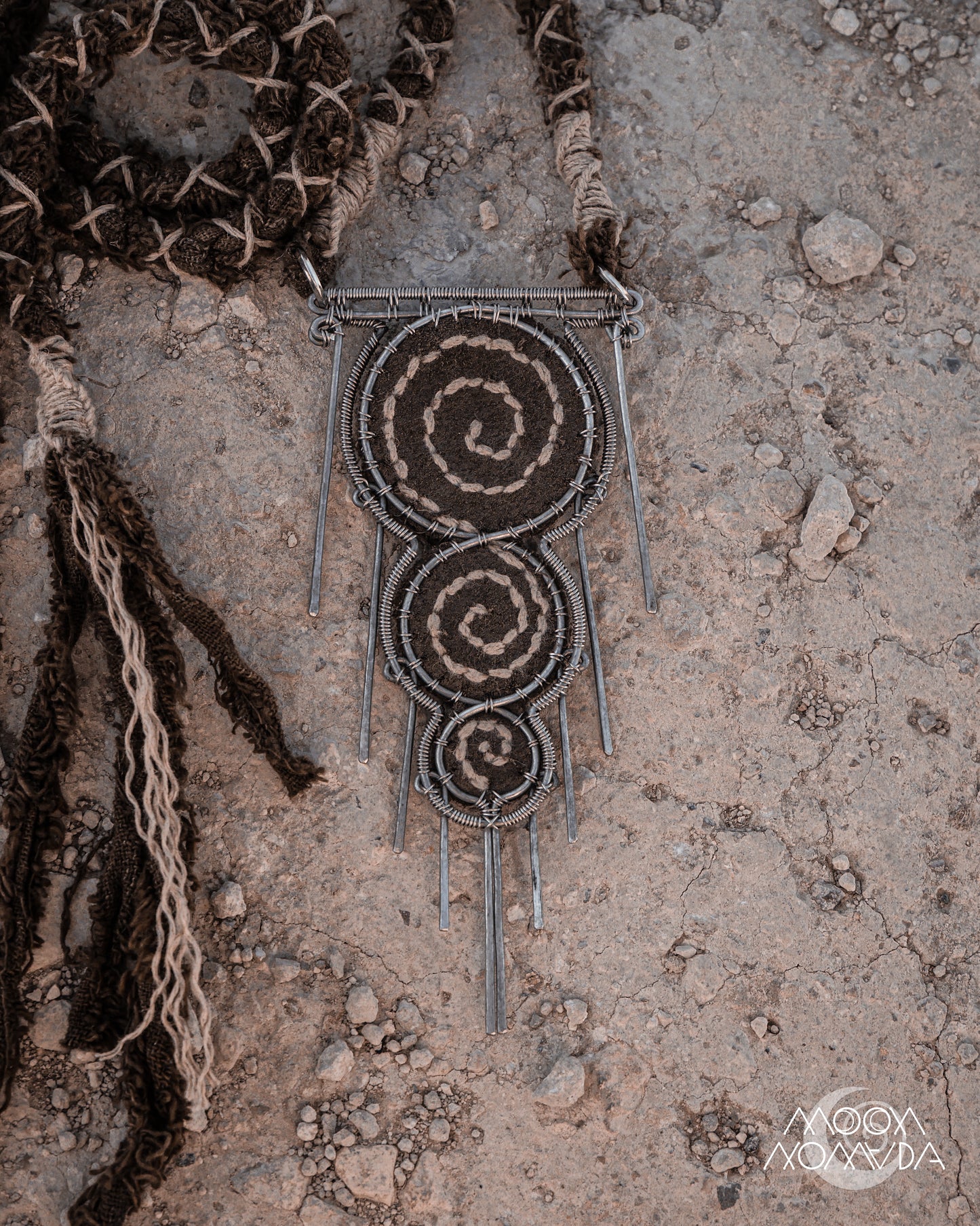 Timelines • Neck Adornment