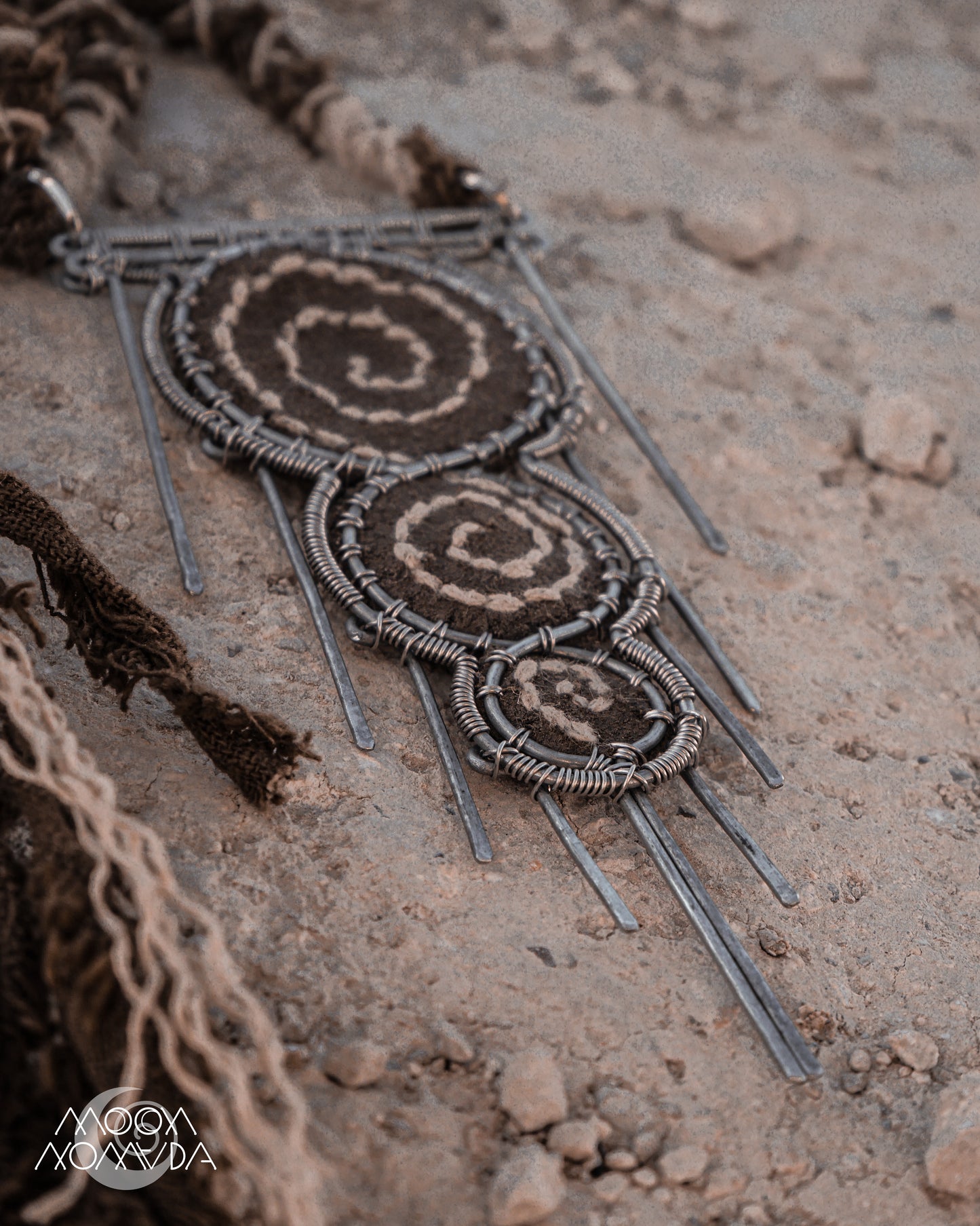 Timelines • Neck Adornment